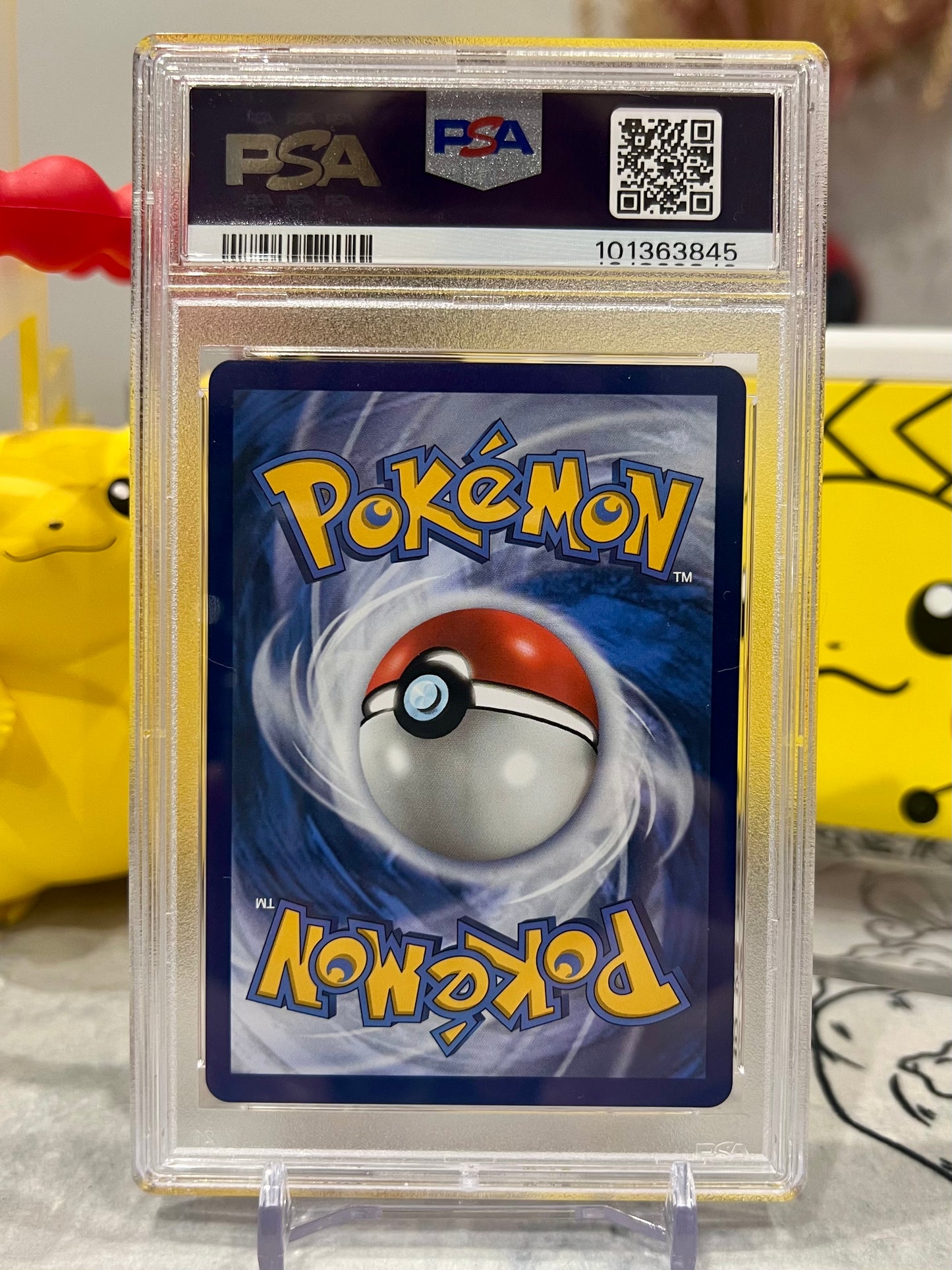 Charizard 4/102 PSA 9 - Pokémon - Celebrations Classic Collection - English